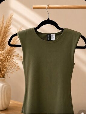 H&M Olive Green Shoulder Pad Tank Top Size XS | Minimalist Chic Sleeveless Top